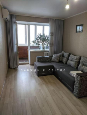 Apartment with balcony on Peremohy Avenue 43